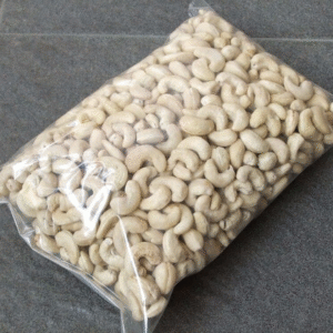 Premium Cashew (Kaju) – 500g Pack | Fresh, Crunchy & Nutritious Dry Fruits